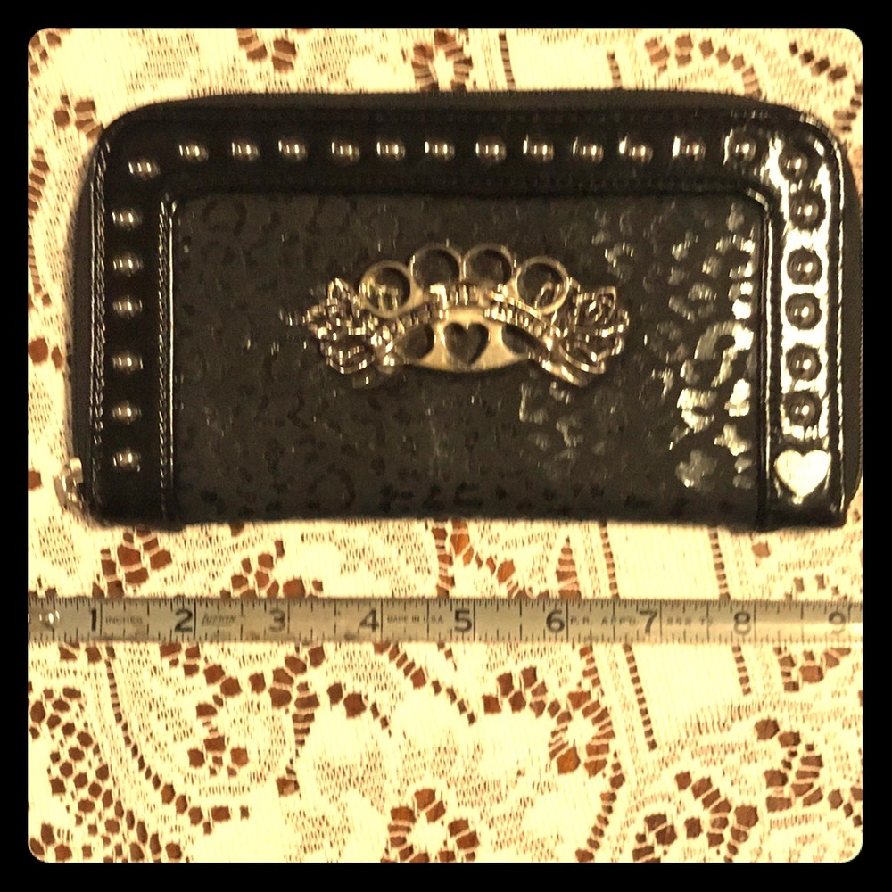 Rock Rebel brass knuckles wallet Treat Me Right